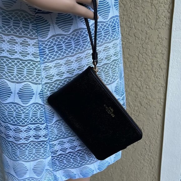 Coach Corner Zip Wristlet Black Leather - Picture 9 of 16